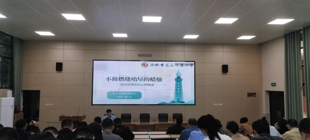 会议室里的人们 AI 生成的内容可能不正确。