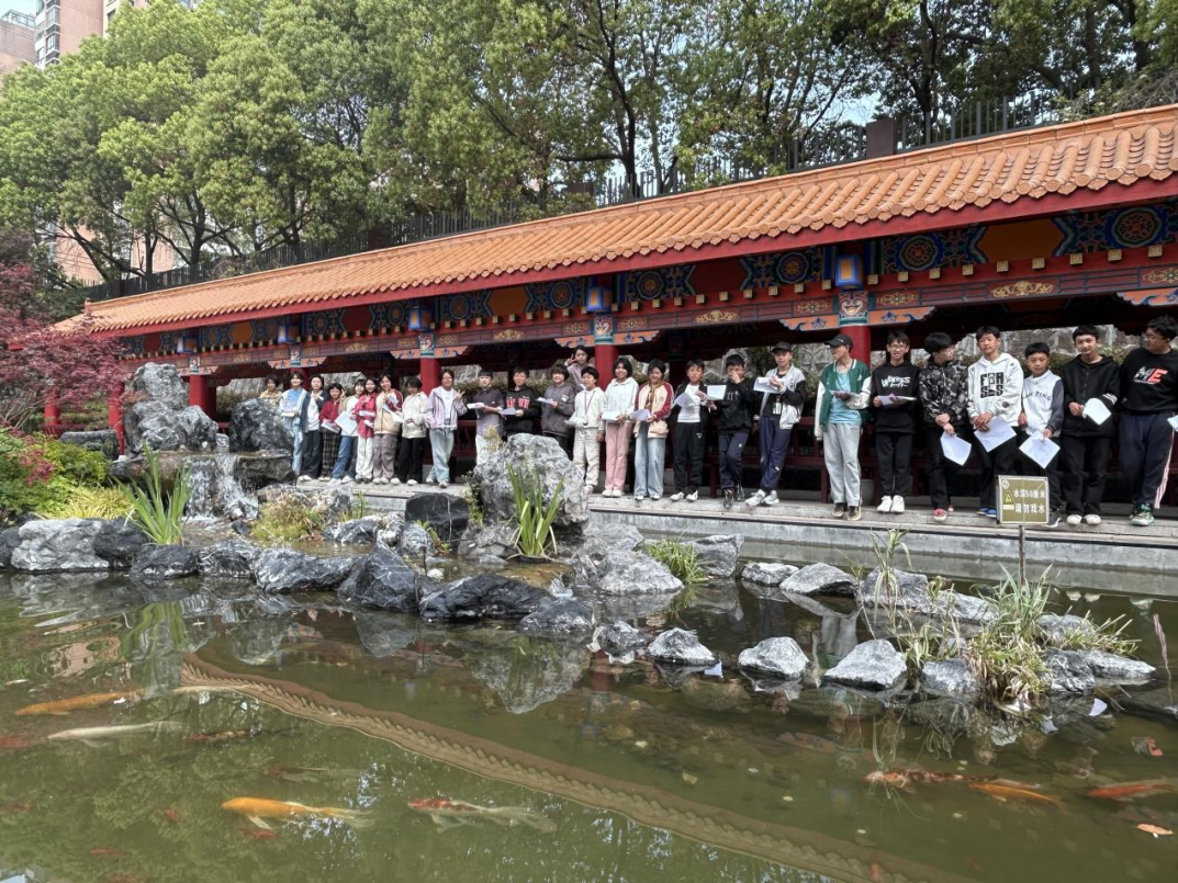 水中的建筑 AI 生成的内容可能不正确。