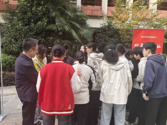 bb33b59a3d814663882cfd96188b4208