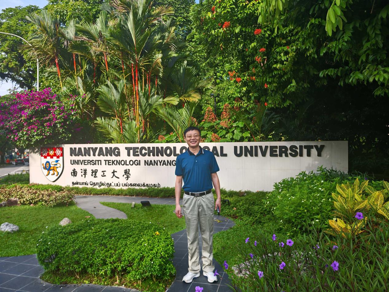 詹道勇主任参加市教育局组织的赴新加坡南洋理工大学研修团3