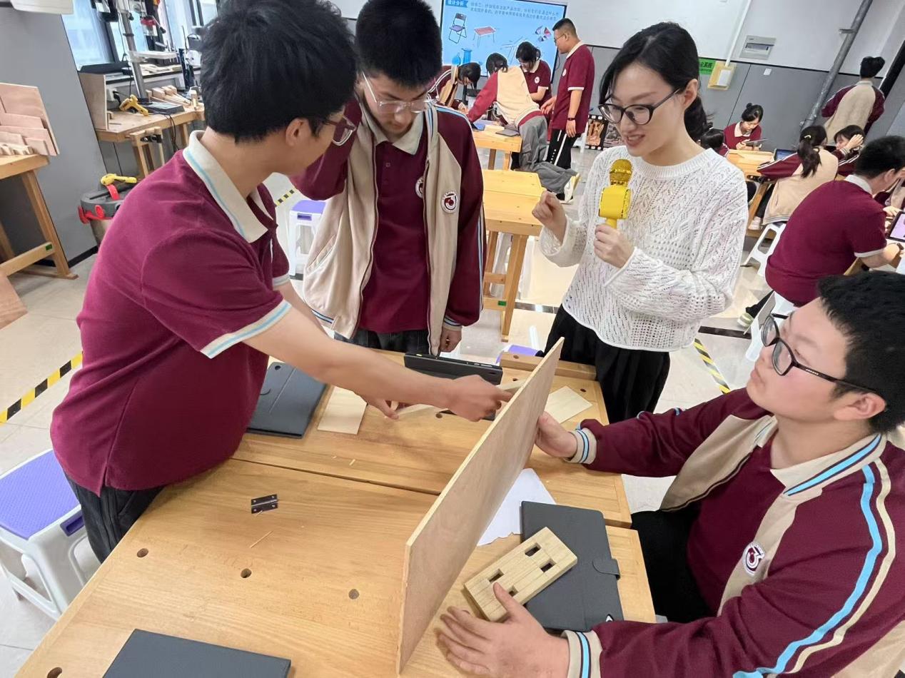 邹楠漪优质课照片