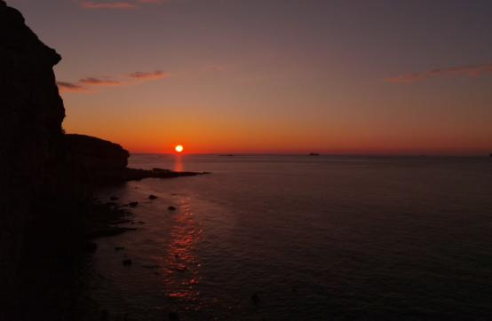 12.《落日沉海》蔡玲玲 高三年级部