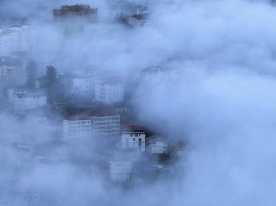 7.《秘境墨脱》卜令苏 高二年级部